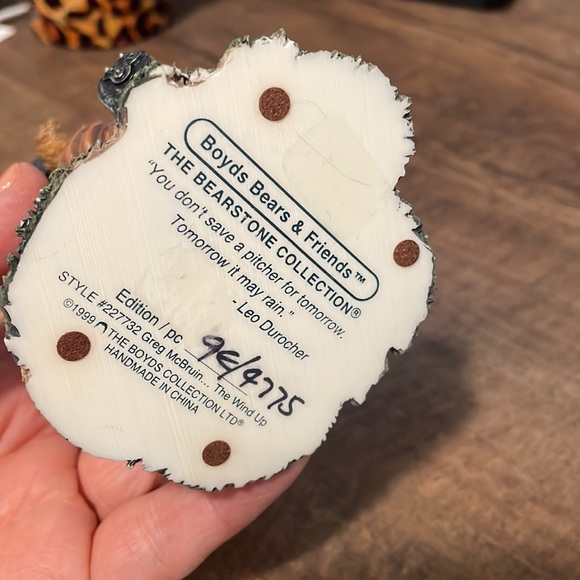 Boyds Bear baseball pitcher figurine - Picture 3 of 4